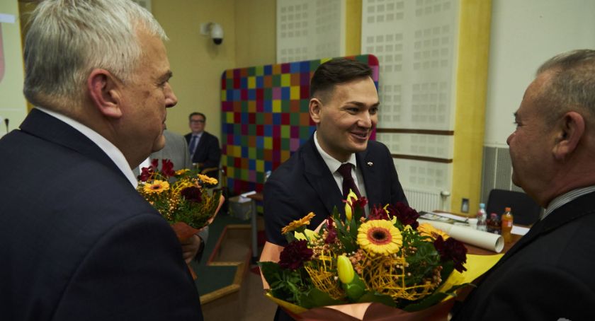 Nowi radni złożyli ślubowanie [FOTO]