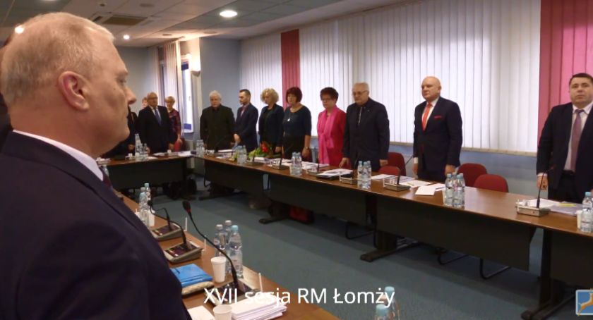 Radni uczcili minutą ciszy pamięć zmarłego arcybiskupa Juliusza Paetza 