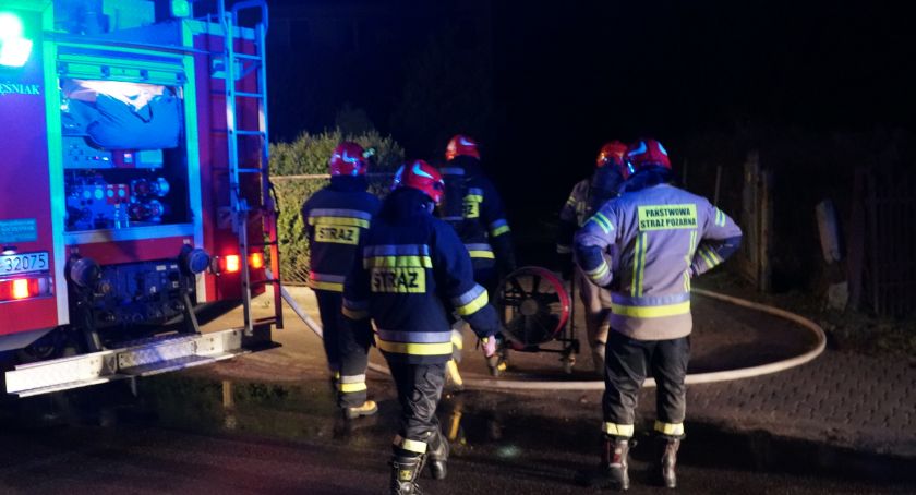 Pożar na ul Zdrojowej. Mężczyzna trafił do szpitala [FOTO]