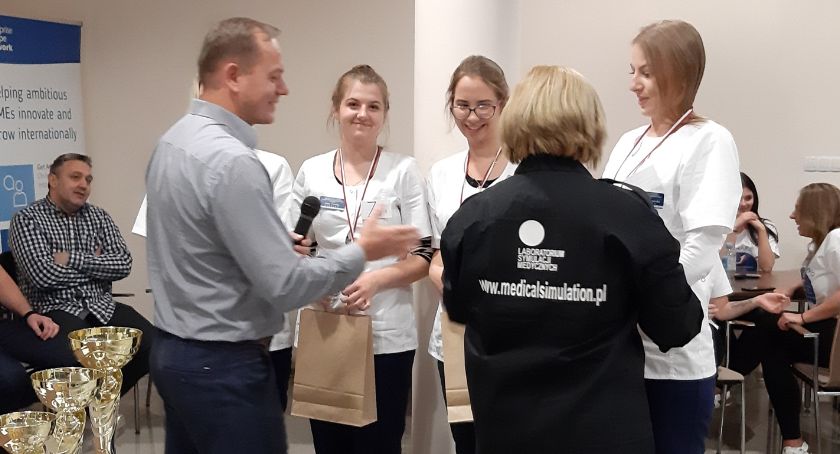 Studentki pielęgniarstwa PWSIiP na podium 