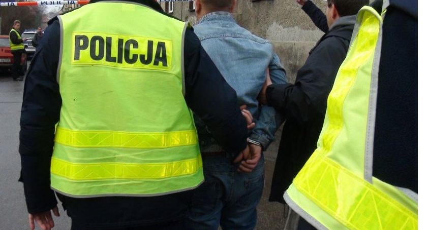 Poszukiwany przed sąd wpadł podczas kontroli drogowej