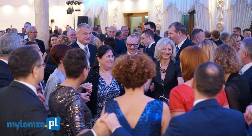 Piątnica: Bezalkoholowy bal na… 140 par [VIDEO i FOTO]