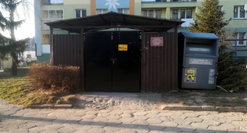 Łomża: Strażnicy miejscy nie byli obojętni. Pomogli wychłodzonemu mężczyźnie