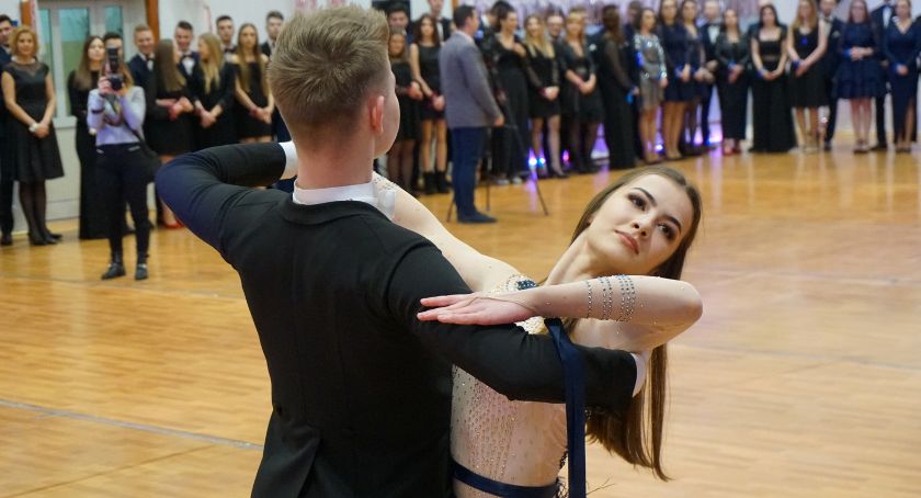 Maturzyści z Mechaniaka bawili się na Studniówce [FOTO]
