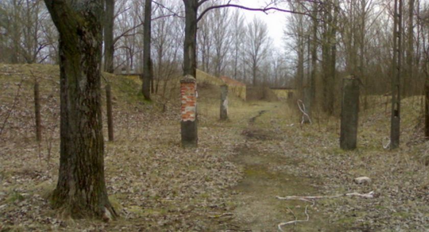 Chciałbyś mieć własną twierdzę? Fort IV w Łomży na sprzedaż [FOTO]