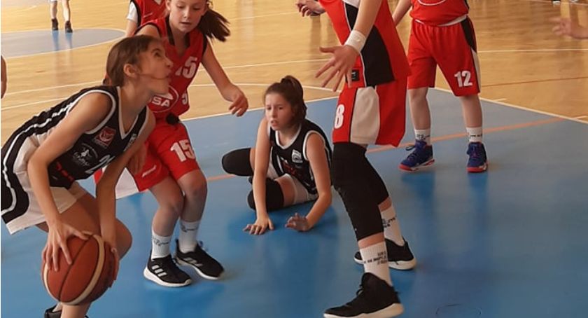 Zawodniczki UKS 4 Łomża nadal niepokonane [FOTO]