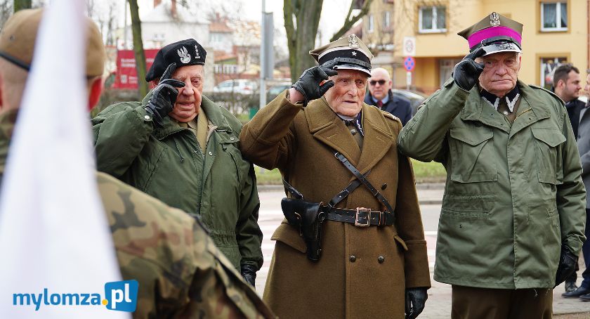 Łomża: Obchody 78. rocznicy powstania Armii Krajowej [FOTO]
