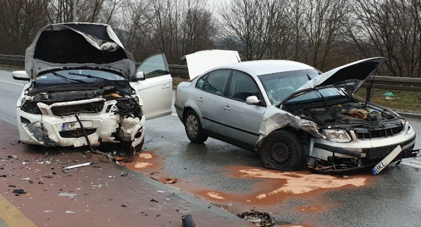 Czołowe zderzenie na moście Hubala! [FOTO]