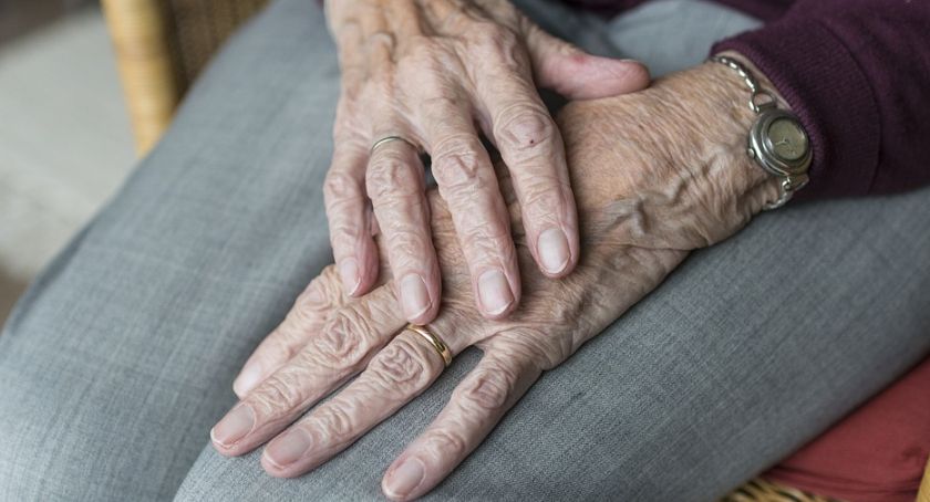 Więcej pieniędzy dla 100-latków. Wzrosną świadczenia honorowe