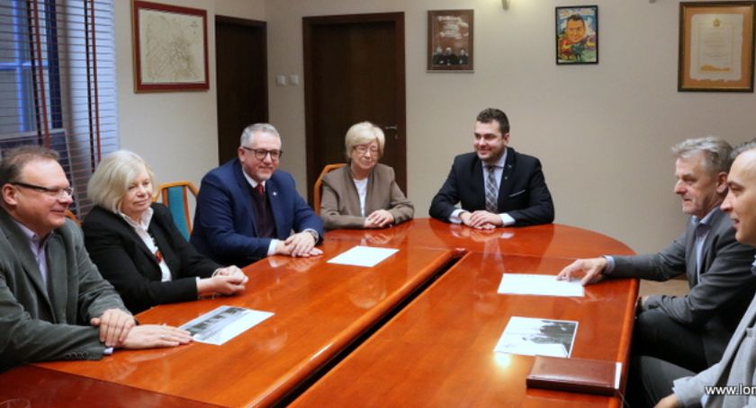 Łomża: Tablica na dworcu upamiętni Sybiraków