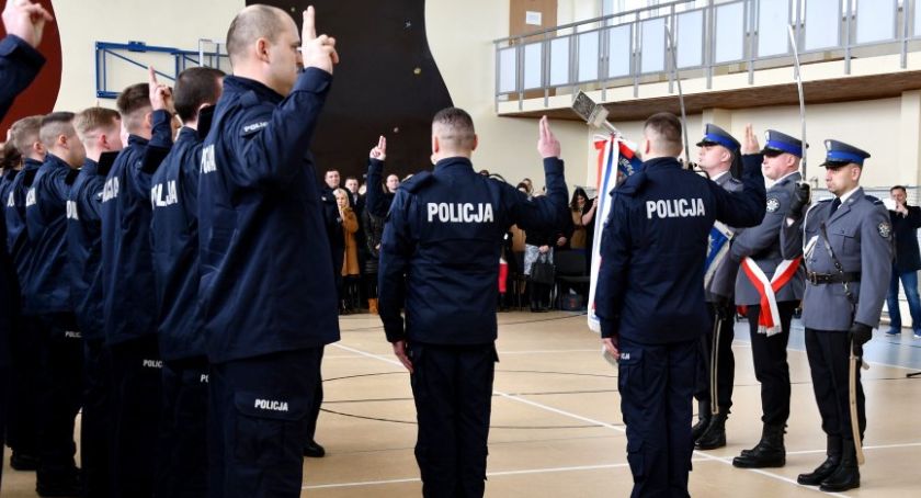 Nowi funkcjonariusze w szeregach podlaskiej policji [FOTO]