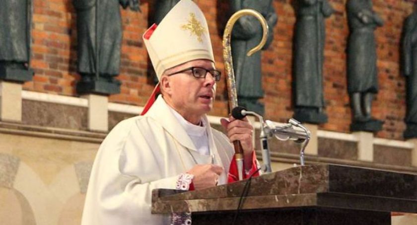 Koronawirus: Biskup łomżyński wzywa do modlitwy o oddalenie niebezpieczeństwa