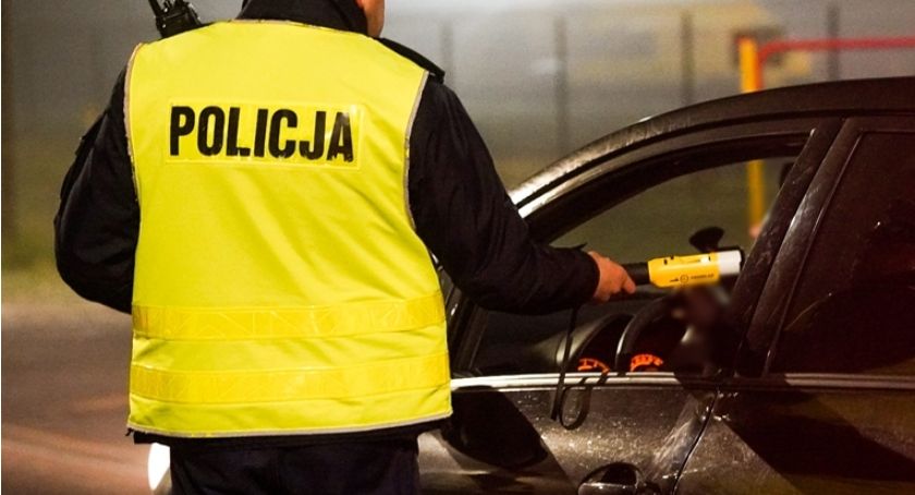Łomża: Podwójny zakaz i alkohol w organizmie. 69-letni kierowca wpadł w ręce policjantów