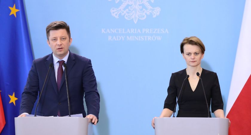 Koronawirus: Rząd nie planuje zamykania sklepów