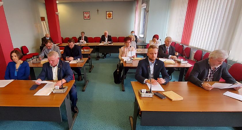 Radni przyjęli stanowisko ws. przekształcenia łomżyńskiego szpitala [FOTO i VIDEO]