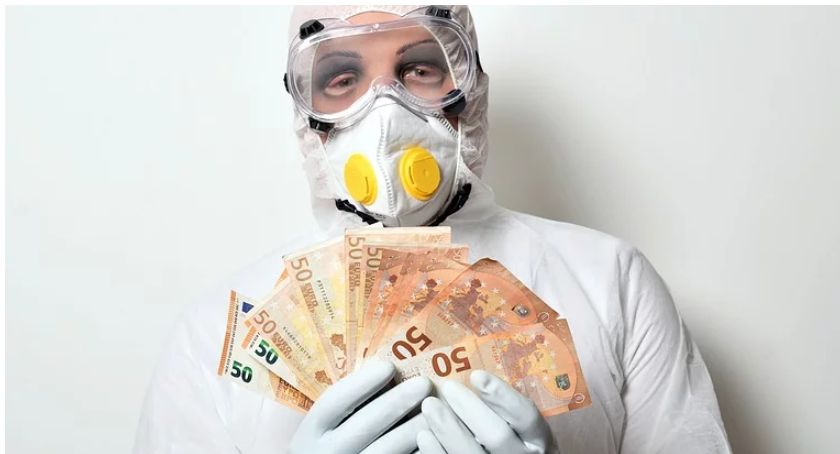 Przebrani w kombinezony okradają mieszkania