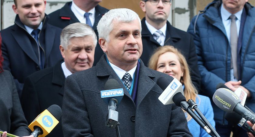 Internauci chcą odwołać wojewodę Paszkowskiego! Składają petycję do premiera