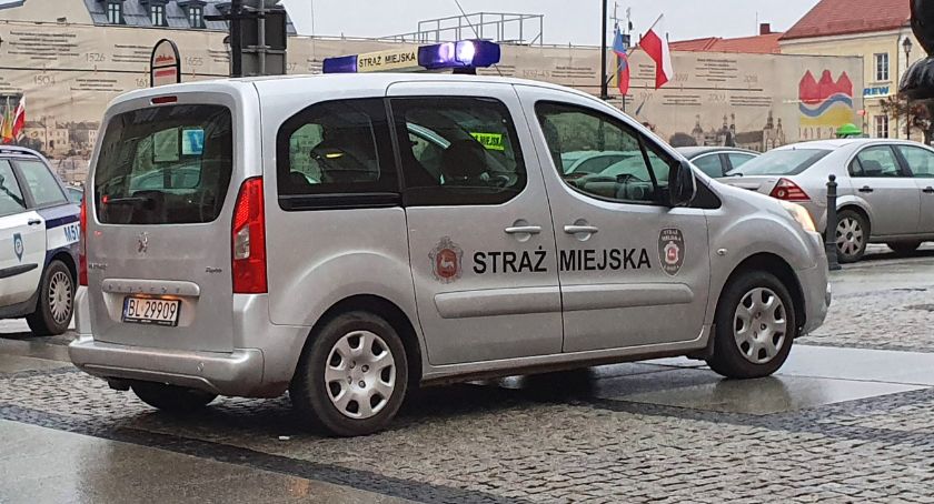 Łomża: Straż Miejska wspiera walkę z koronawirusem