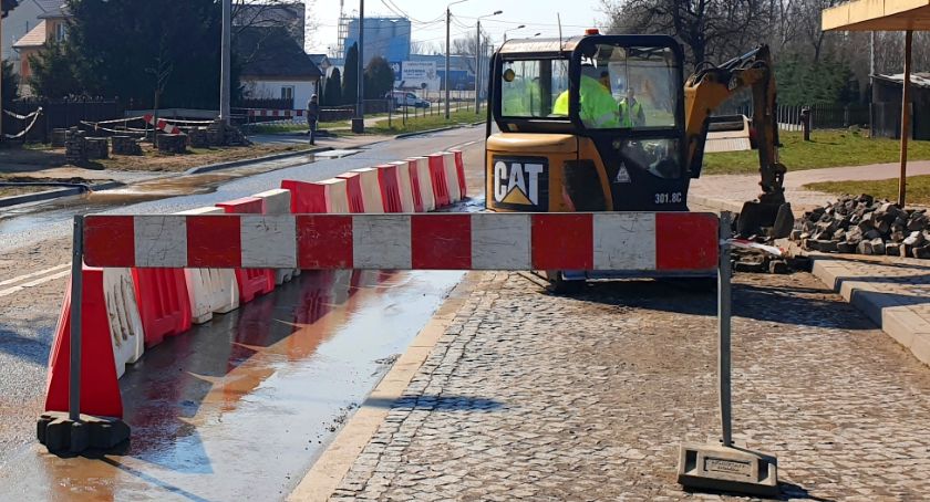 Fragment ulicy Poznańskiej został całkowicie zamknięty dla ruchu [AKTUALIZACJA][FOTO]