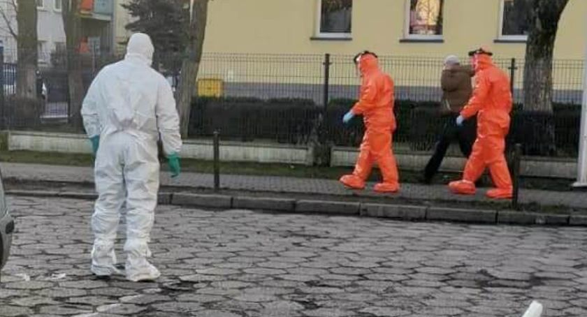 Mężczyzna uciekł z zakaźniaka przez okno. Potrzebował alkoholu!