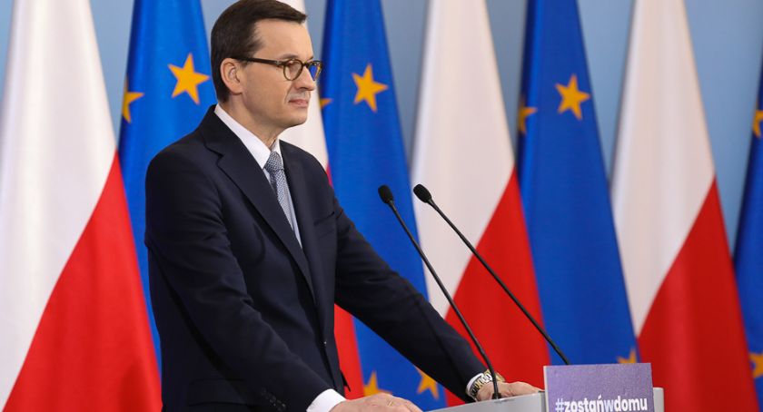Premier: Skierujemy co najmniej 100 miliardów złotych do firm w ramach tarczy finansowej