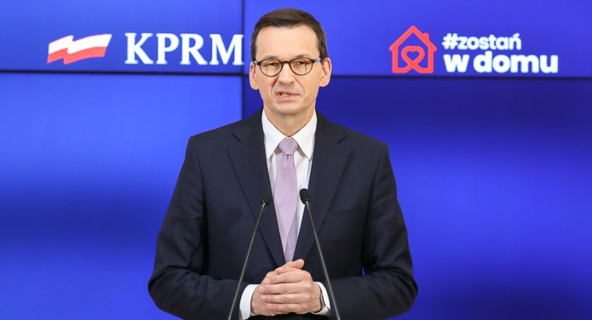 Rząd przedłuża wszystkie ograniczenia. Będzie obowiązek zakrywania twarzy! [AKTUALIZACJA 14:00]