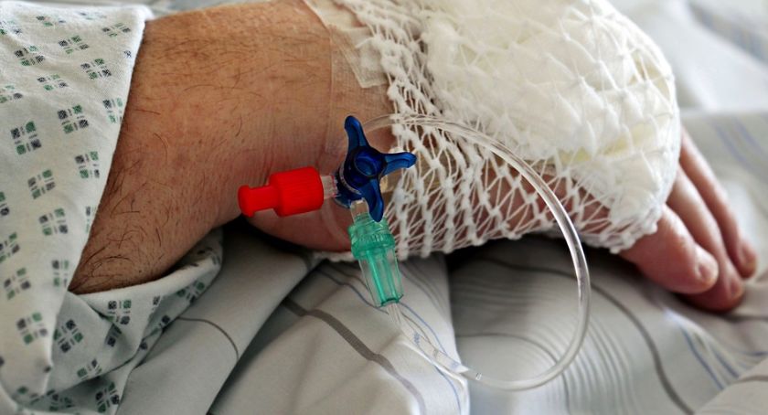 Drugi zgon z powodu COVID-19 w Podlaskiem. Wyzdrowiał mężczyzna z powiatu łomżyńskiego 