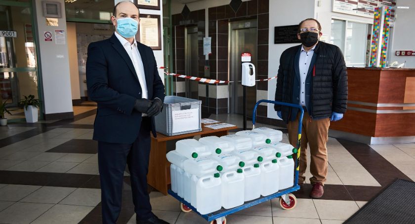 320 litrów płynu dezynfekującego dla podlaskich stacji pogotowia 