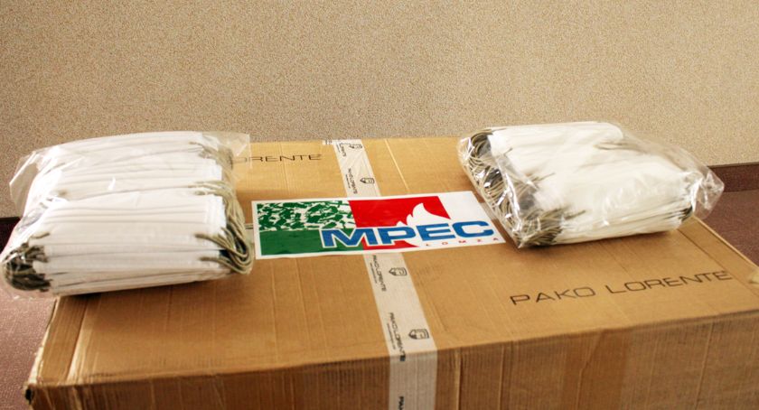 Spółka MPEC przekazała maseczki seniorom