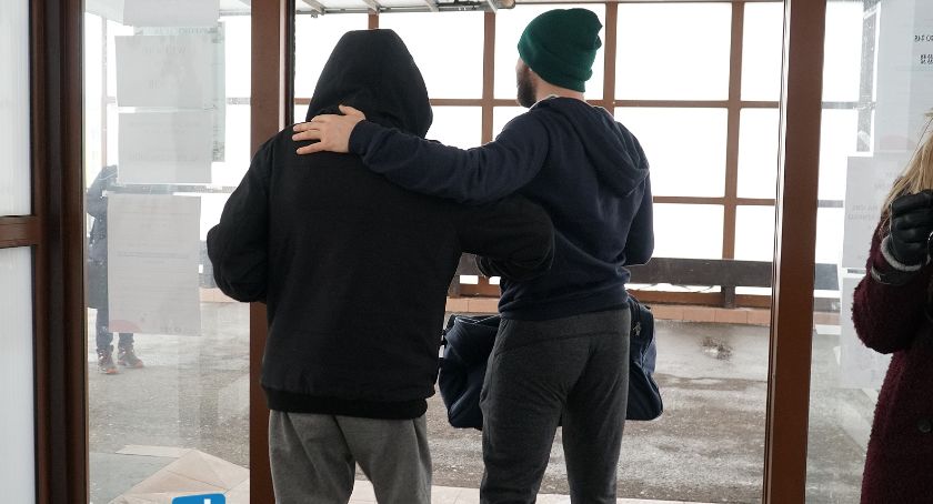 Minionej doby więcej ozdrowieńców niż zakażonych