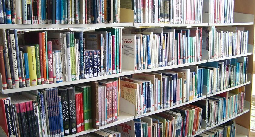 Łomża: Aktywna biblioteka za zamkniętymi drzwiami