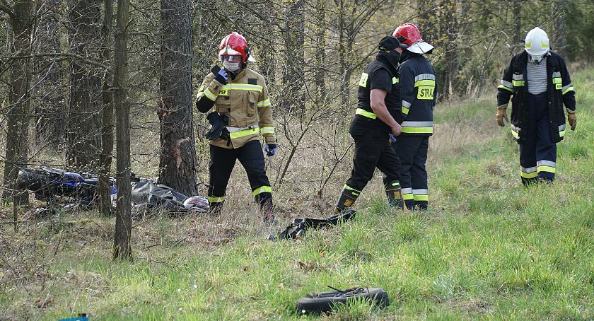 Śmiertelny wypadek motocyklisty w Dębnikach. Kierowca motocykla zginął na miejscu [FOTO]