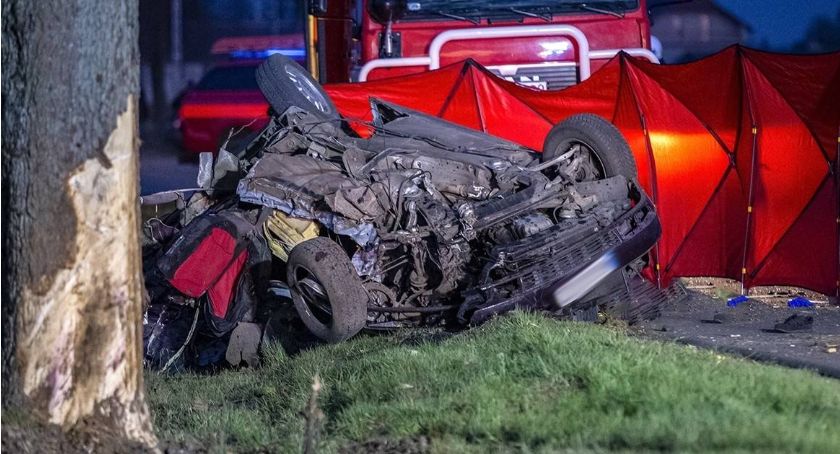 Prokuratura o tragicznym wypadku w powiecie ostrołęckim. Zginęły trzy bardzo młode osoby