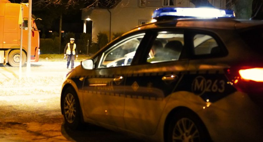 Łomża: Narkotyki i amunicja w samochodzie. Mężczyźni odpowiedzą przed sądem