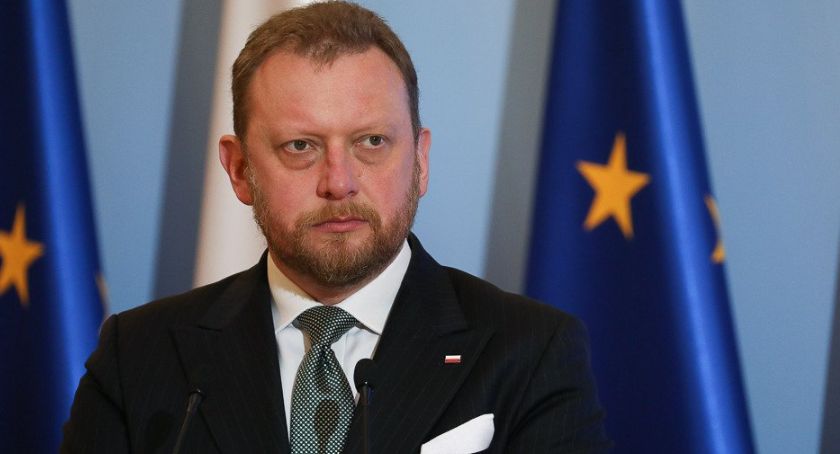 Rząd luzuje obostrzenia. Ruszają hotele, centra handlowe i rehabilitacja lecznicza. Co zmieni się po weekendzie? 