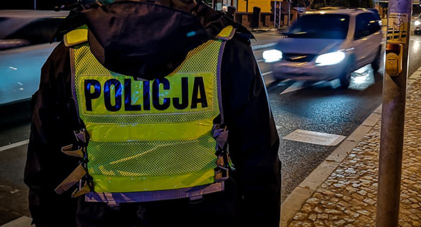 Kolizje, pijani kierowcy i zatrzymane dowody