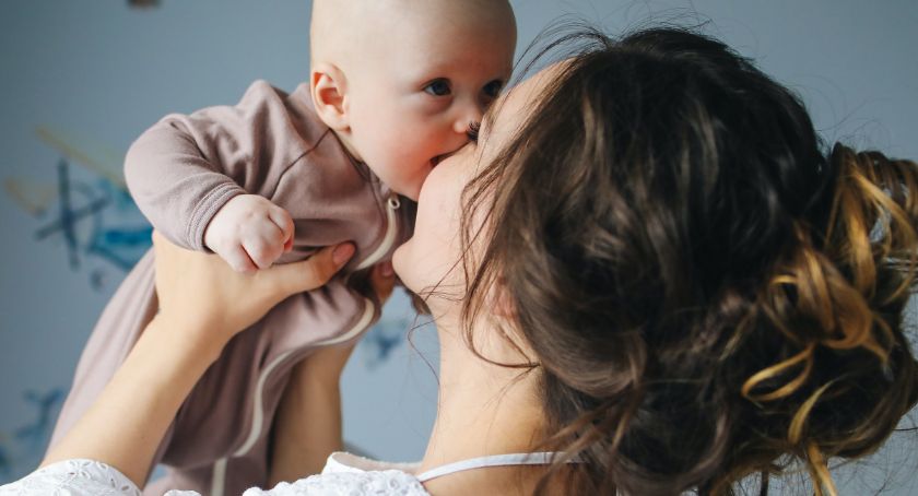 Chorobowe po macierzyńskim. O czym musi pamiętać przedsiębiorcza mama?