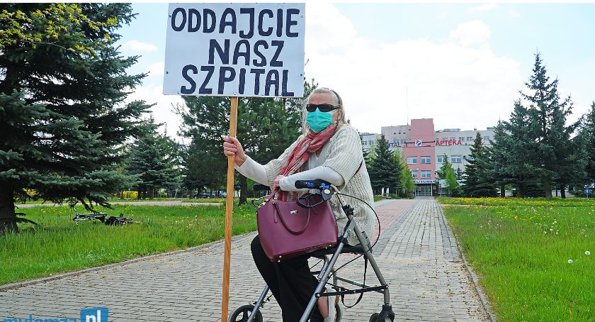 Niemy protest przed łomżyńskim szpitalem. To „absurdalne i niemożliwe”! [VIDEO]