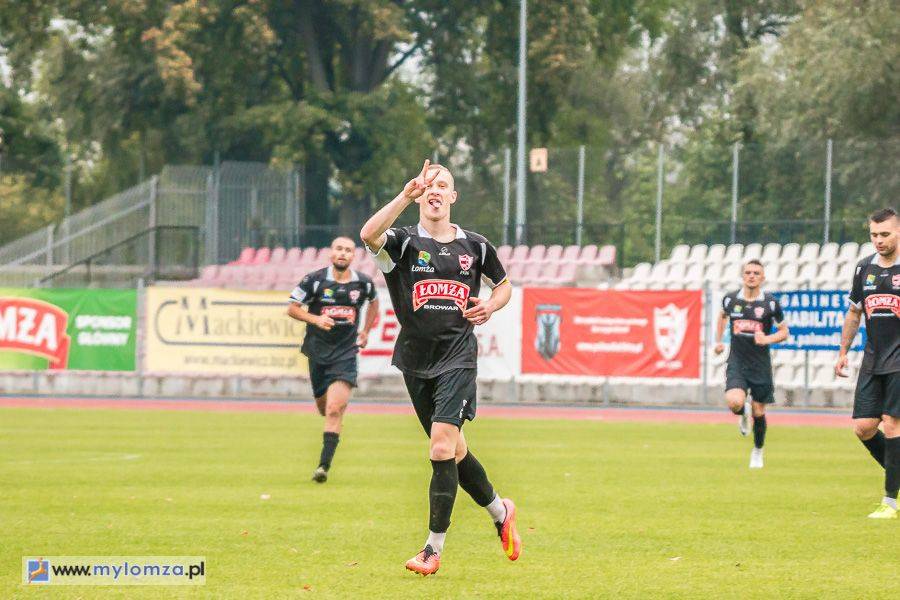 Pierwsza porażka na własnym stadionie [FOTO]