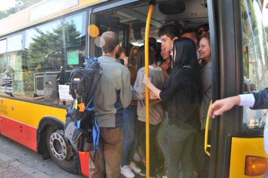 Sprawdzili ile osób zmieści się w empeku