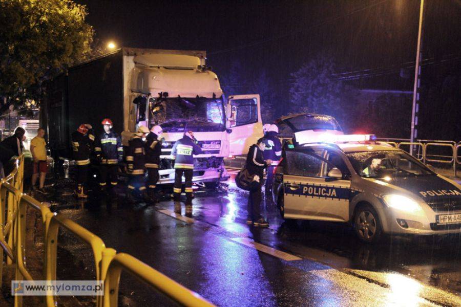Kolizja tirów zablokowała skrzyżowanie na dwie godziny [FOTO]