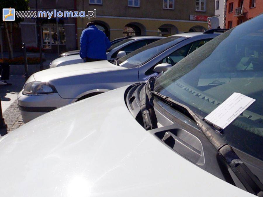 Letni eksperyment się udał, ale i tak za parkowanie znów trzeba płacić [VIDEO]