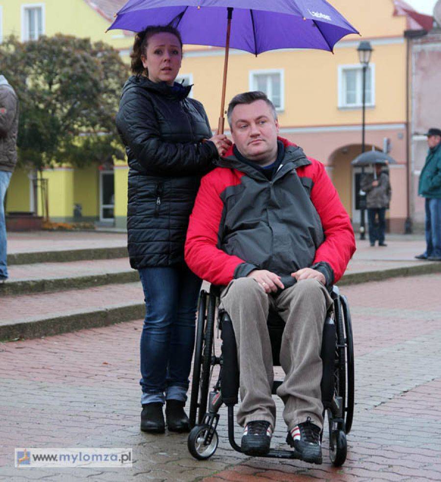 Głosowanie niedostępne dla niepełnosprawnych ruchowo [FOTO]