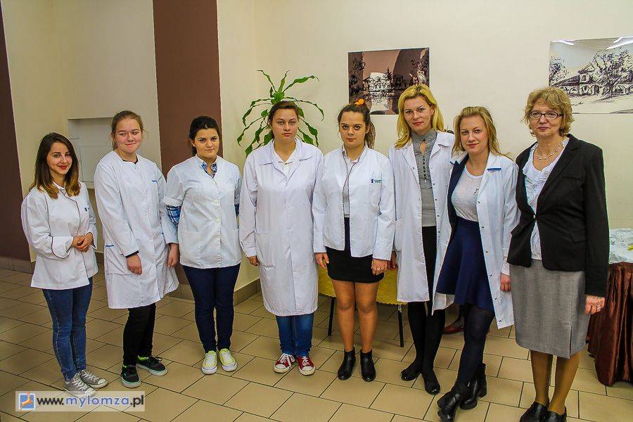 Od pokrzepienia serc do pokrzepienia ciał - szkolny konkurs pieczenia tortów w Wecie [FOTO]