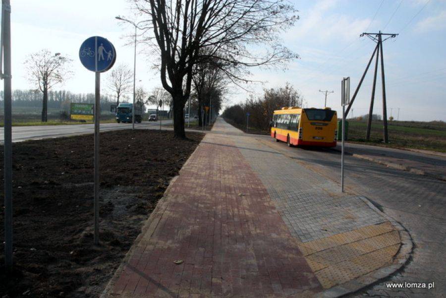 Nowy chodnik i ścieżka rowerowa do cmentarza