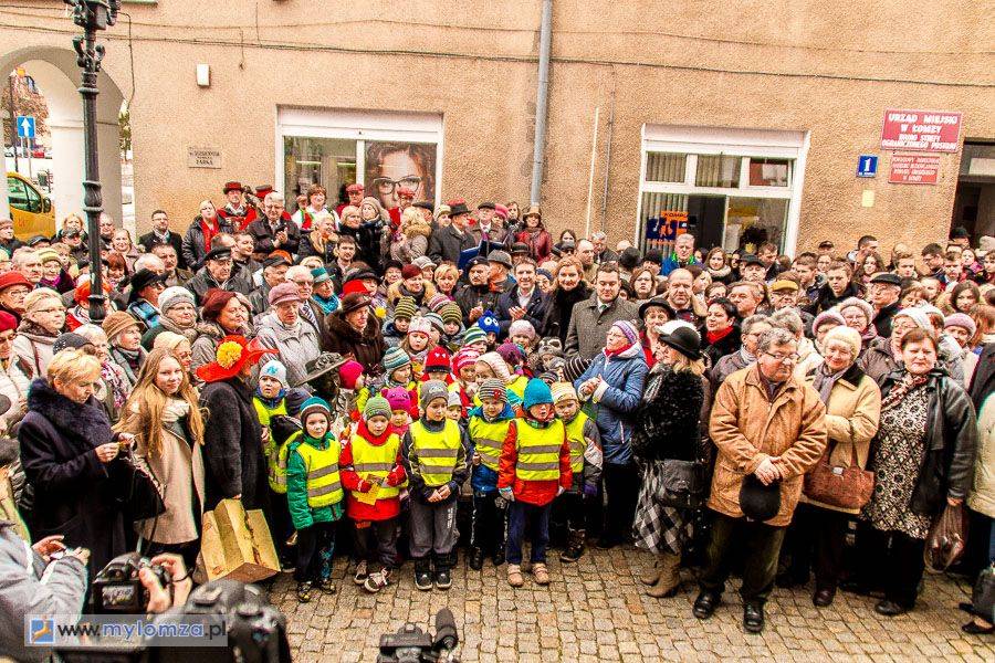 Łomżyniacy śpiewająco uczcili setne urodziny Hanki Bielickiej [VIDEO i FOTO]