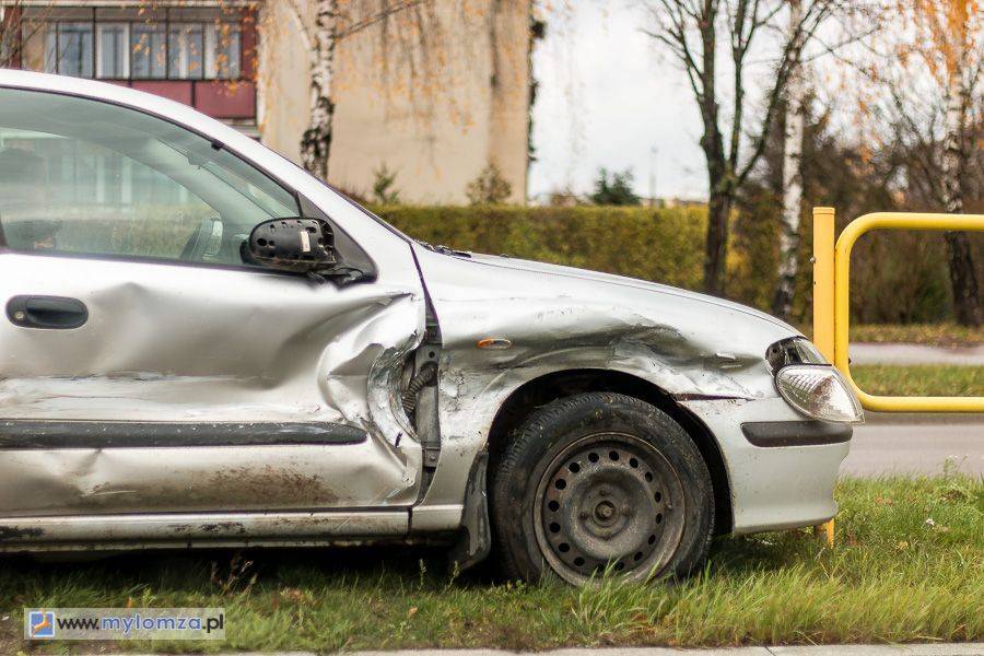 Kolizja przy wyjeździe ze szpitala [FOTO]