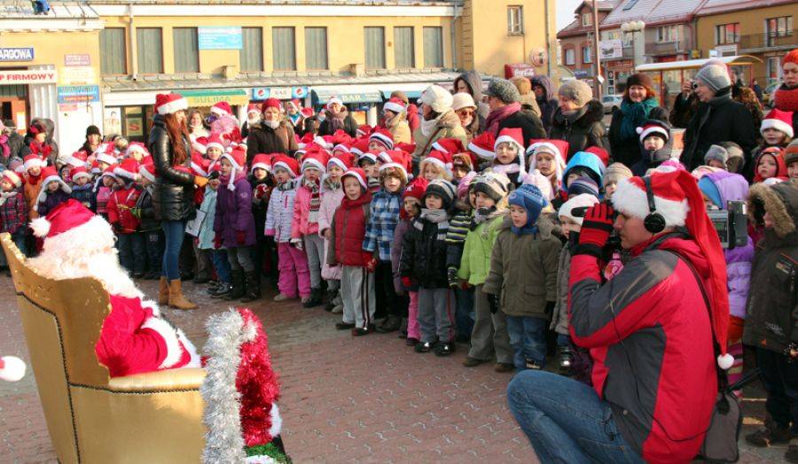 Zabawa, słodkości i magia, czyli Mikołajki na Starym Rynku