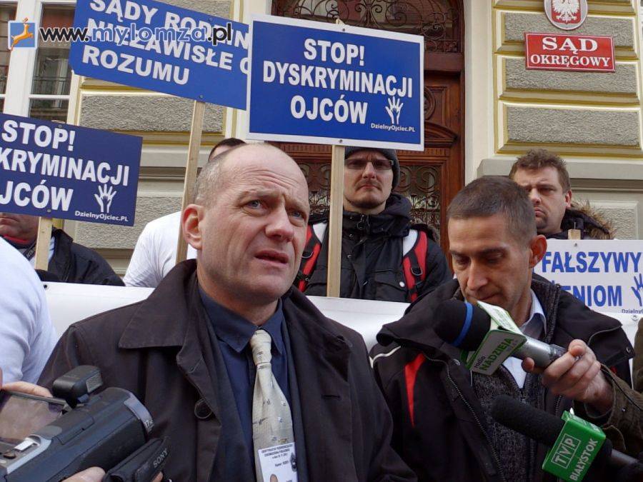 Wyrok w sprawie Pawła Ch. i druga manifestacja ojców w Łomży [VIDEO]