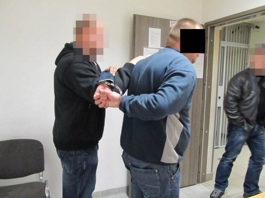 Skuteczna obława łomżyńskich policjantów. Rozbójnik zatrzymany po pościgu